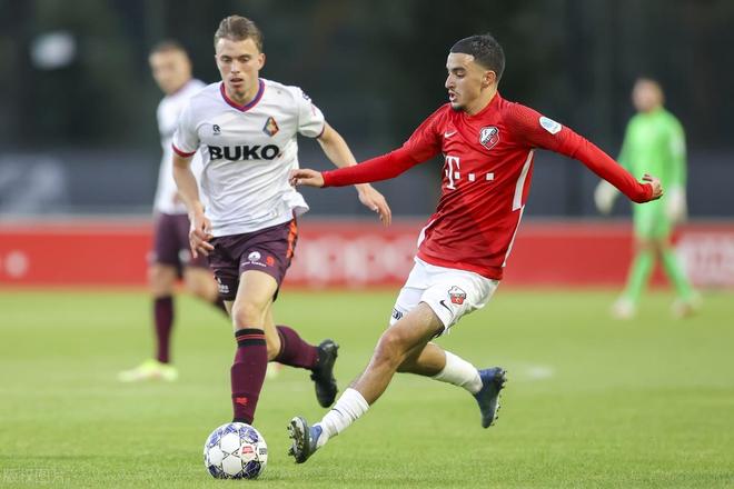 她通过一次 她通过一次